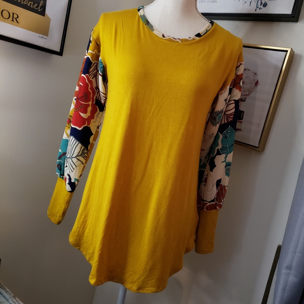 Mai Soli top small beutiful mustard and floral